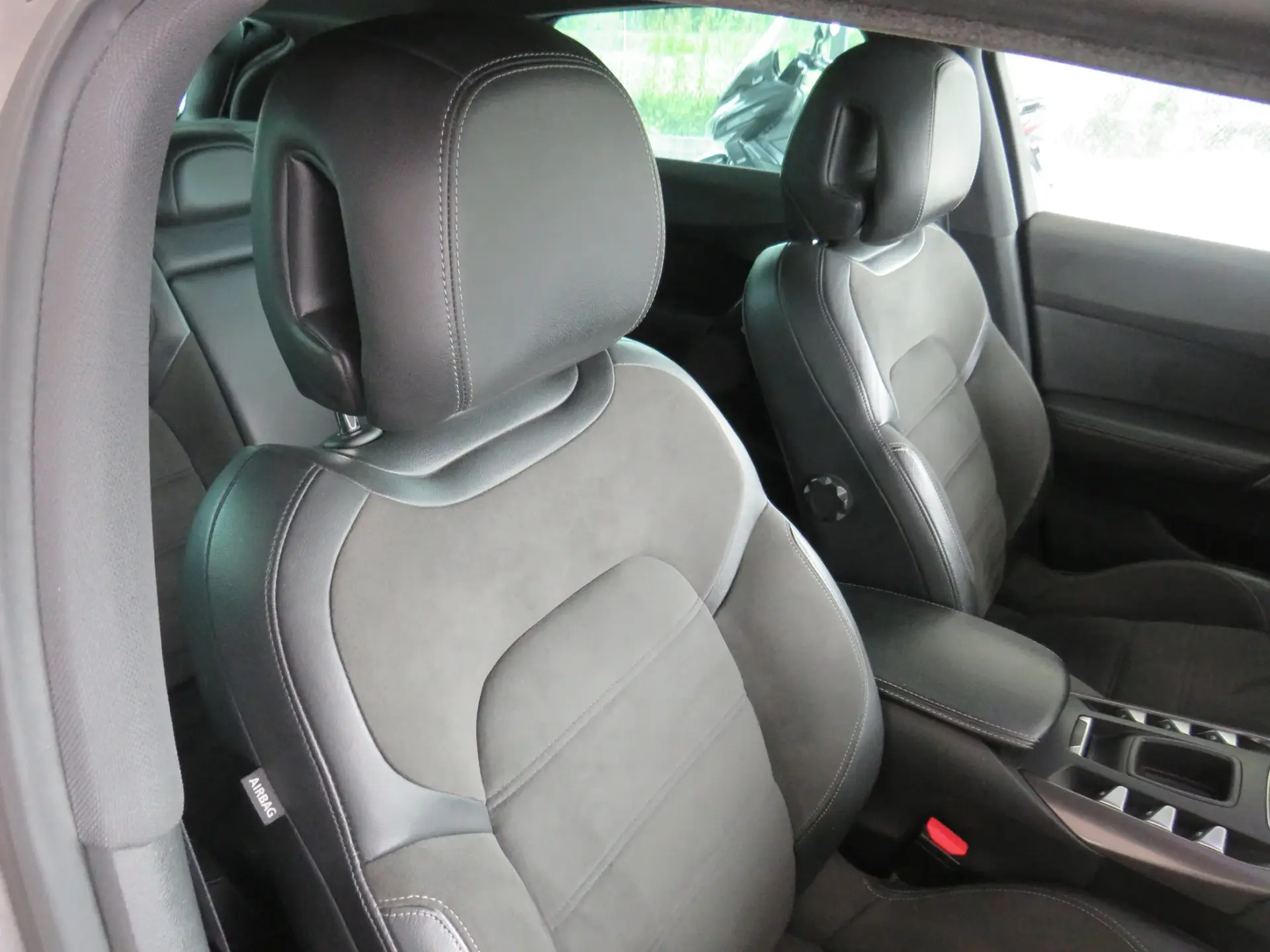 Citroën DS5 1.6 BlueHDi So Chic 27