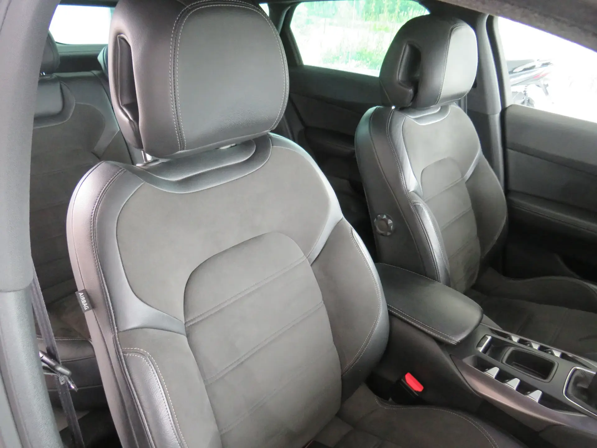 Citroën DS5 1.6 BlueHDi So Chic 28