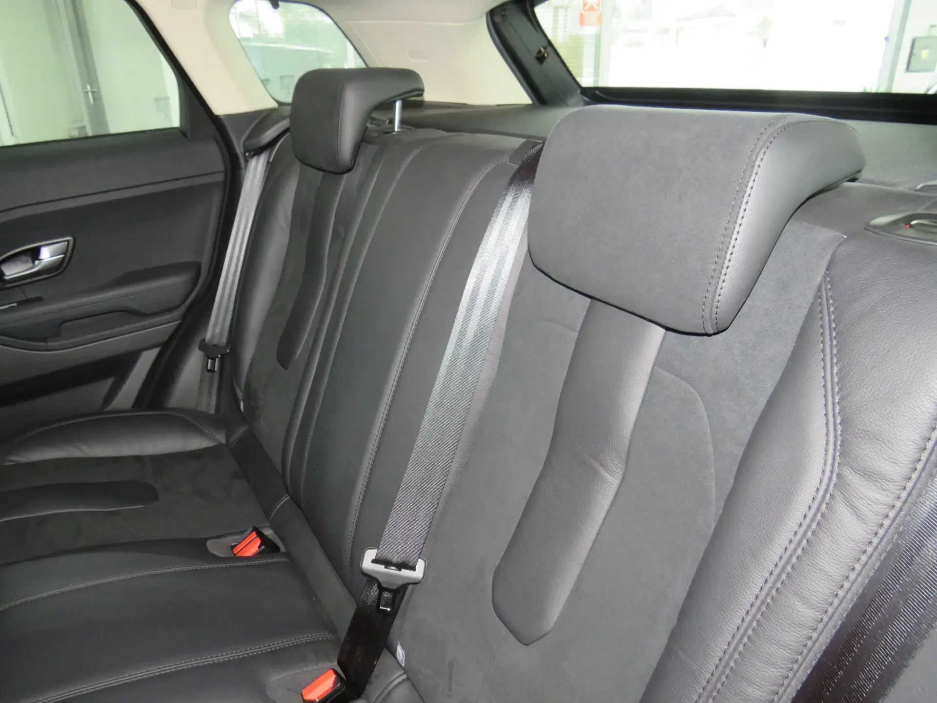 Land Rover Range Rover Evoque 2.2 TD4 Dynamic 31