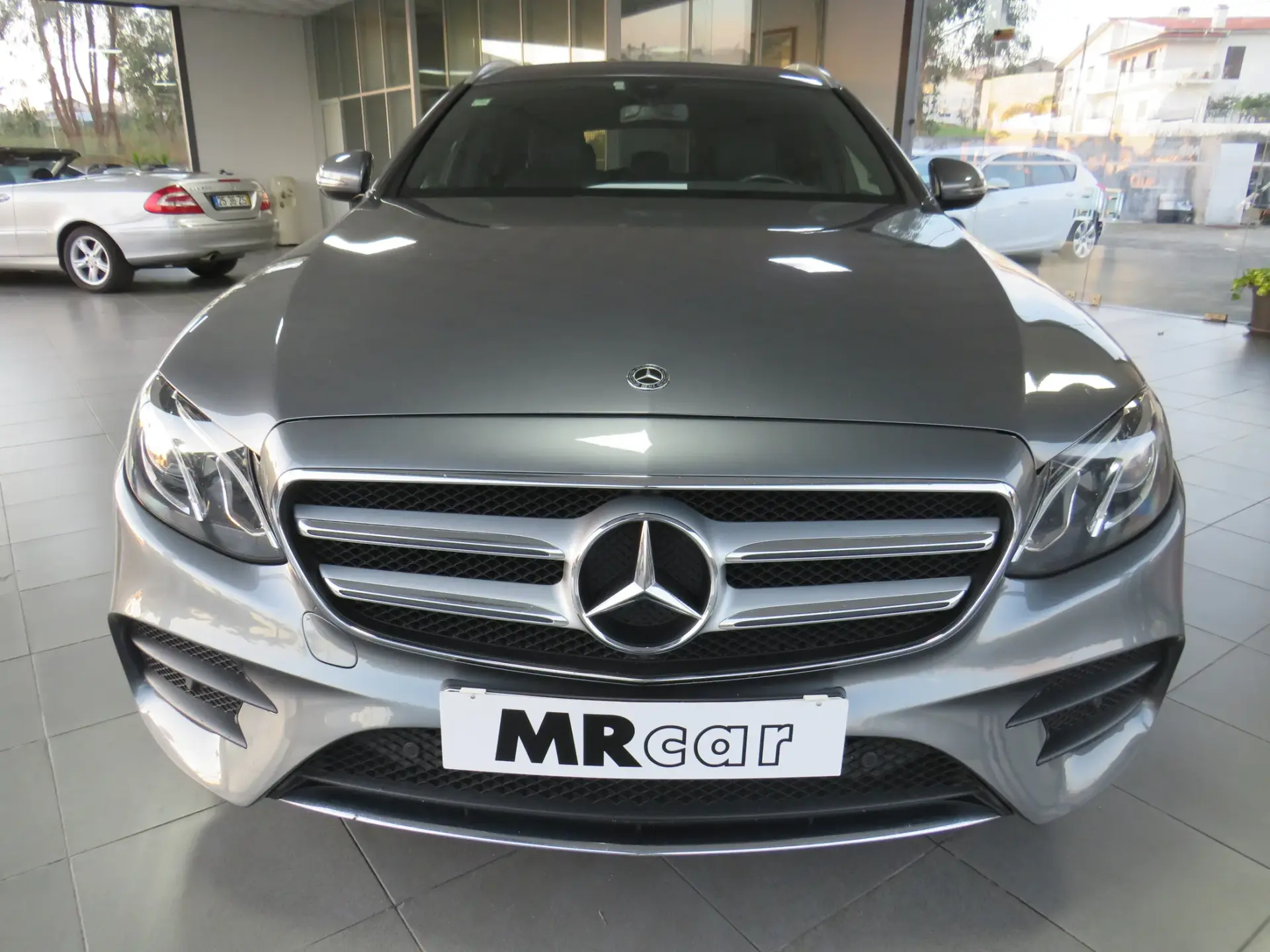 Mercedes-Benz E 300 de AMG Line 6