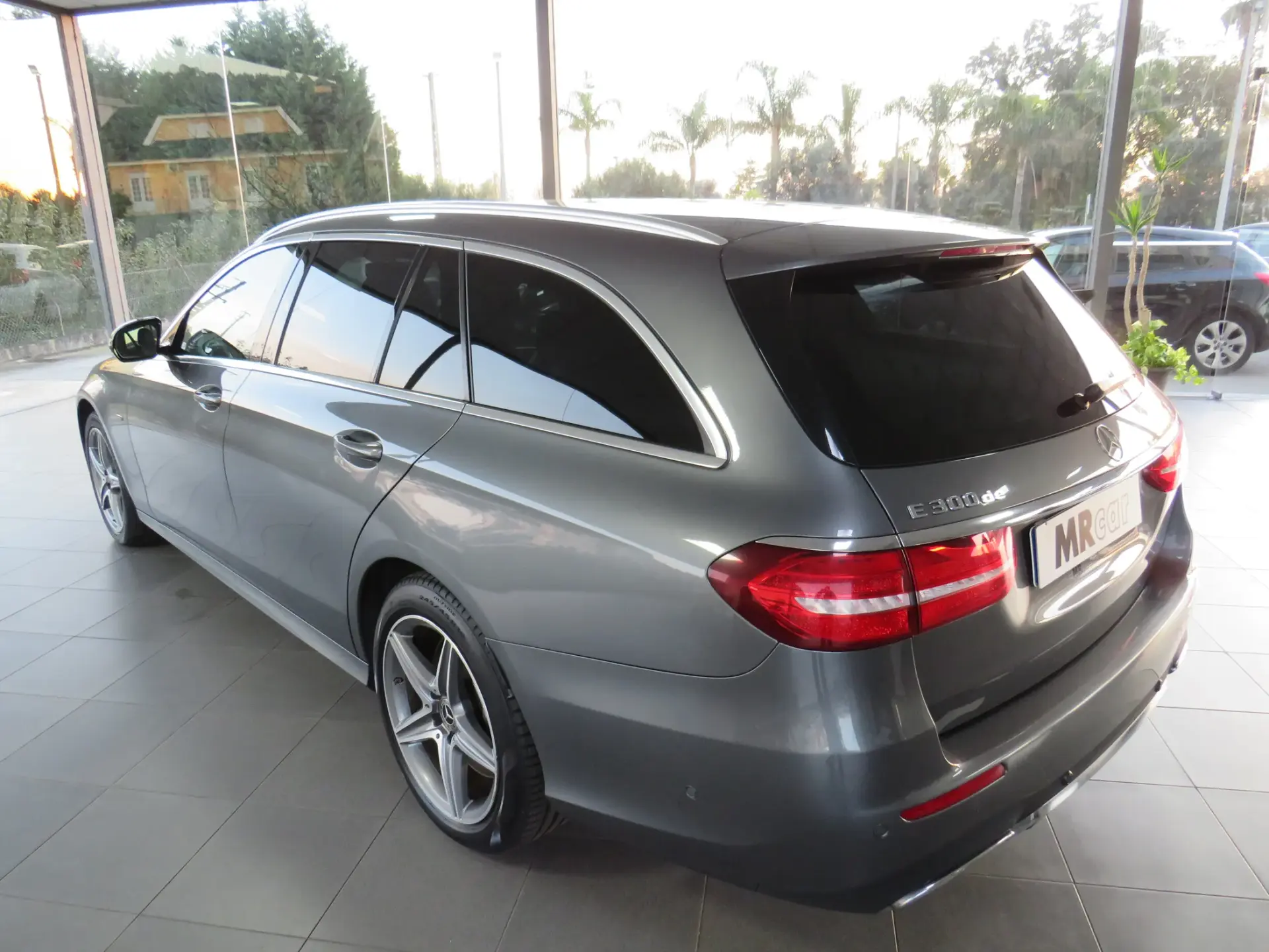 Mercedes-Benz E 300 de AMG Line 9