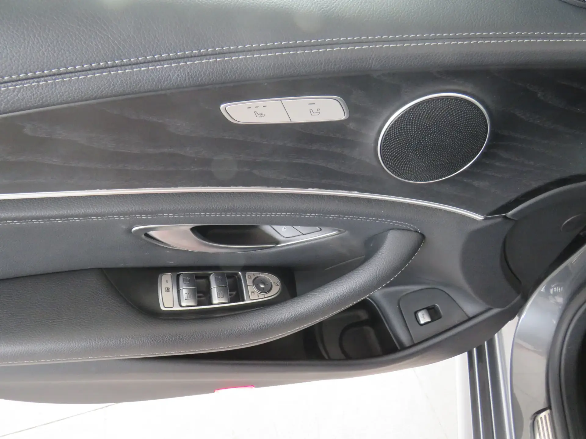 Mercedes-Benz E 300 de AMG Line 47