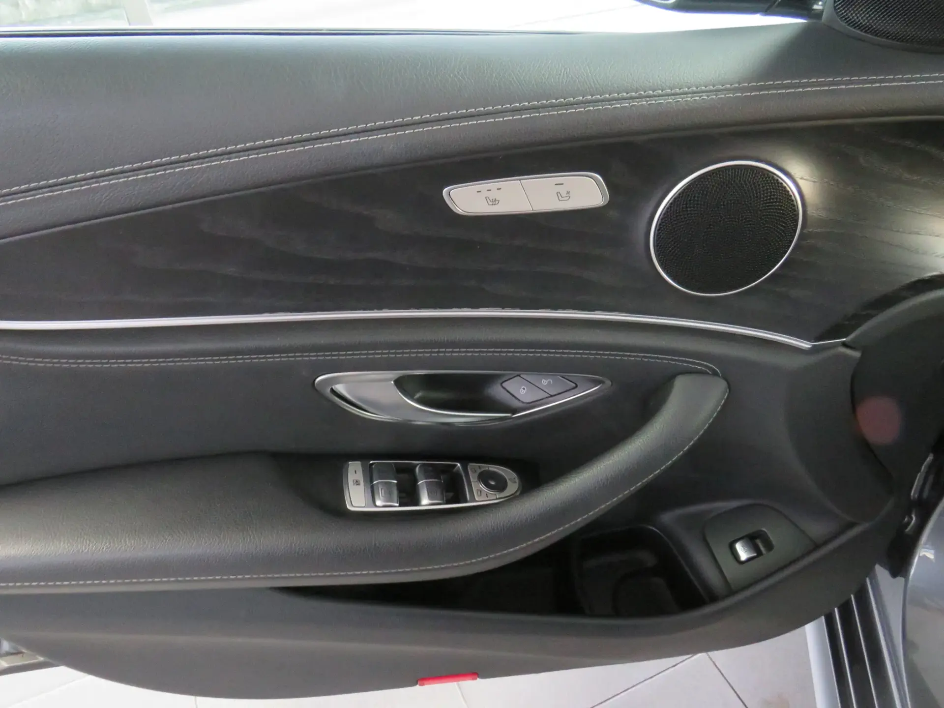 Mercedes-Benz E 300 de AMG Line 51