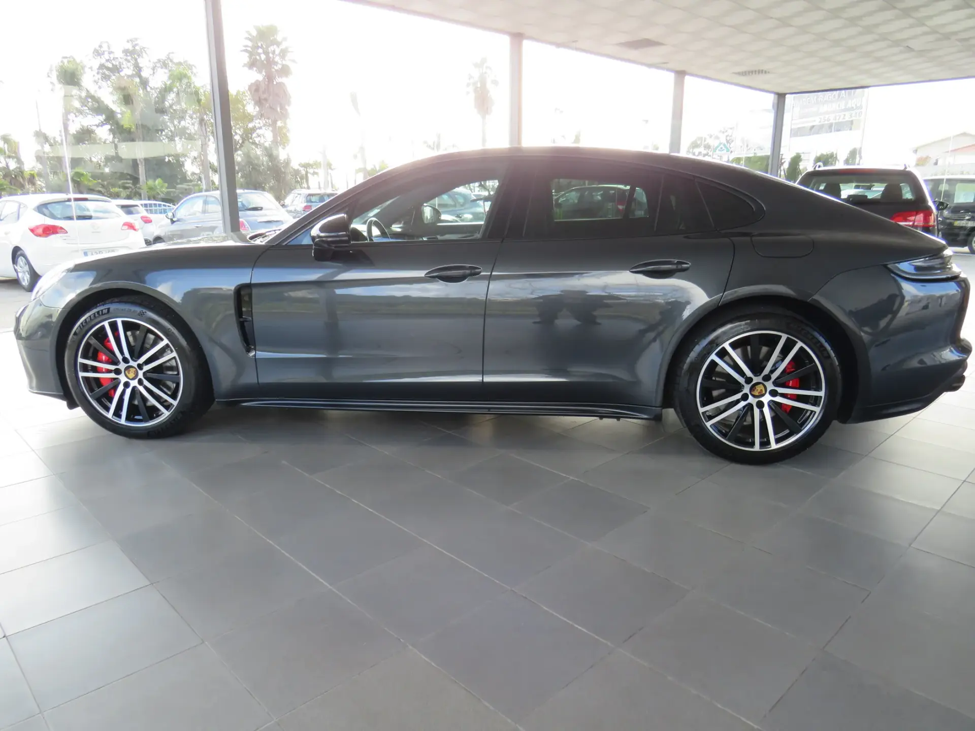 Porsche Panamera 4 E-Hybrid 2
