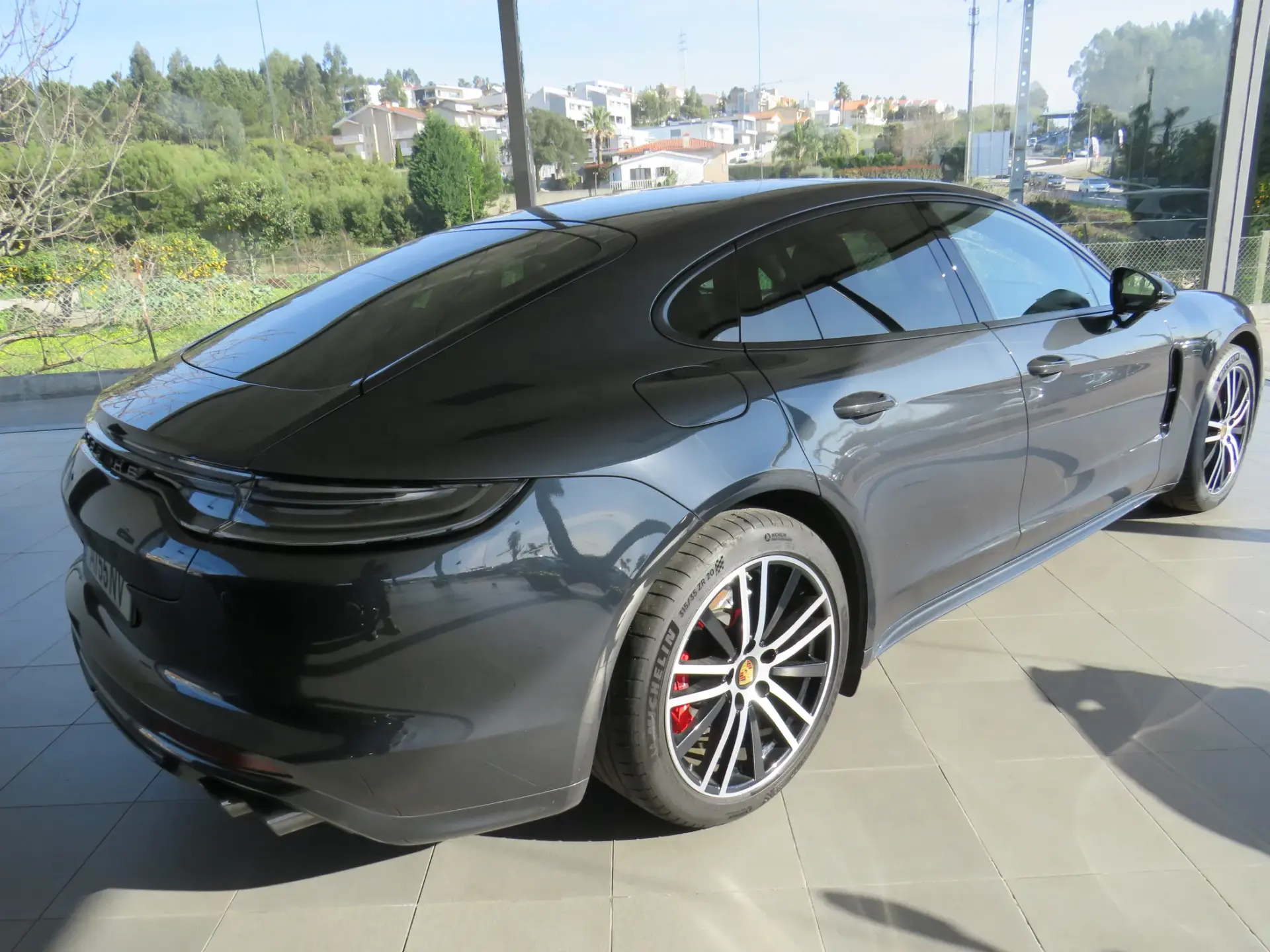 Porsche Panamera 4 E-Hybrid 4