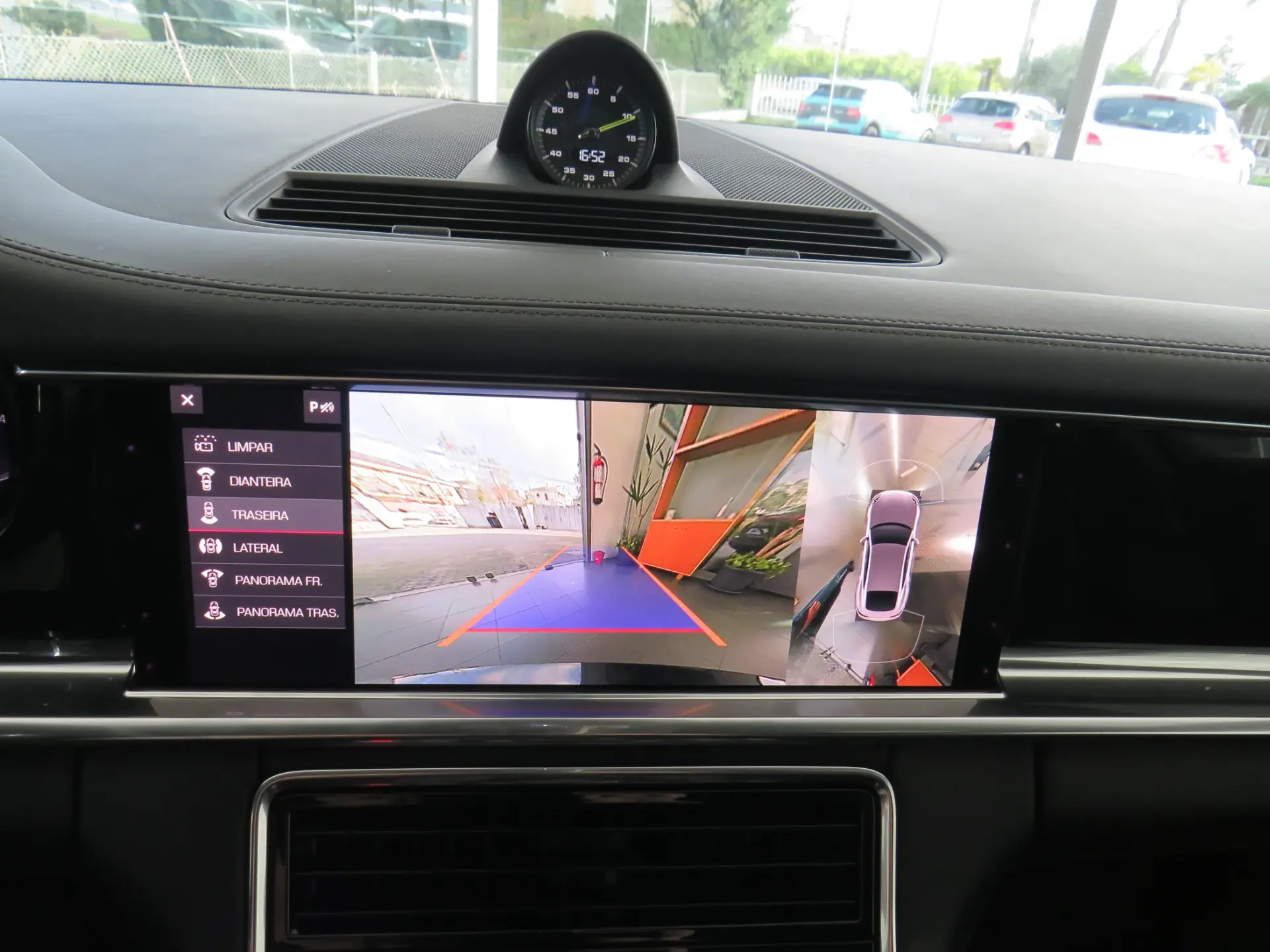 Porsche Panamera 4 E-Hybrid 15