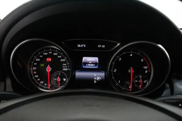 Mercedes-Benz CLA 200 9