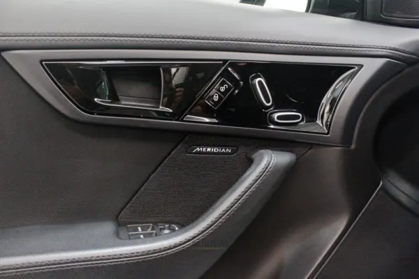 Jaguar F-Type 2.0 i4 R-Dynamic 16