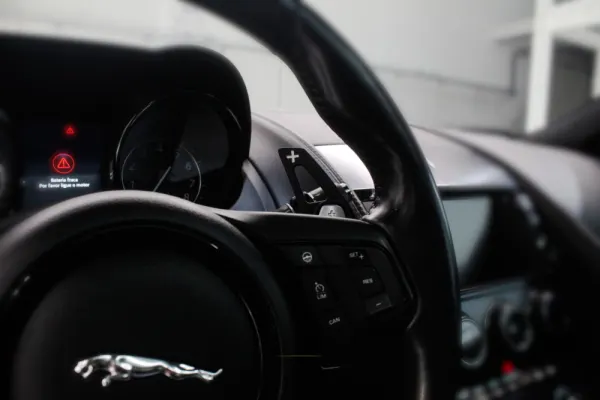 Jaguar F-Type 2.0 i4 R-Dynamic 11