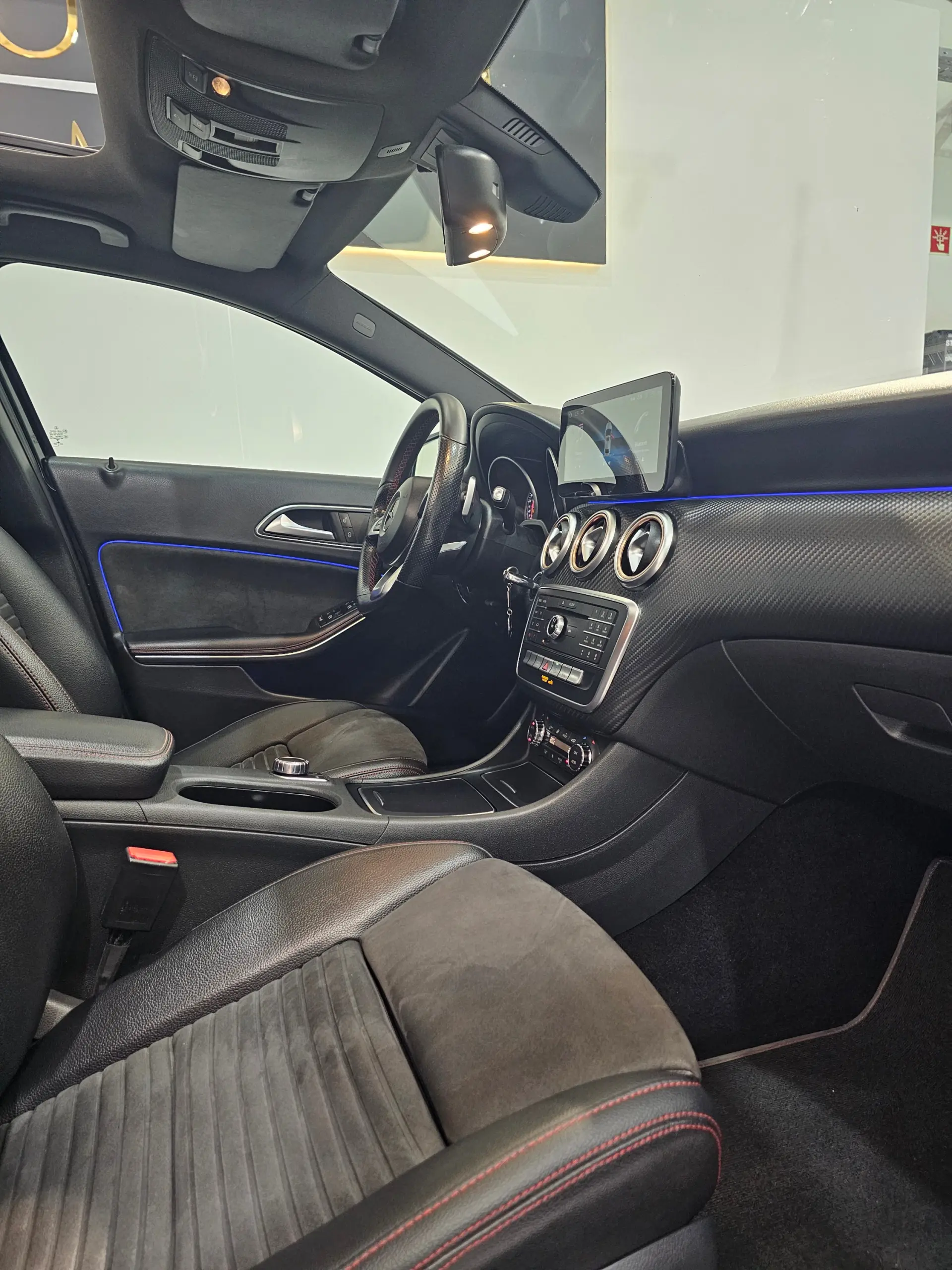 Mercedes-Benz A 180 d 7G-DCT AMG Line 10