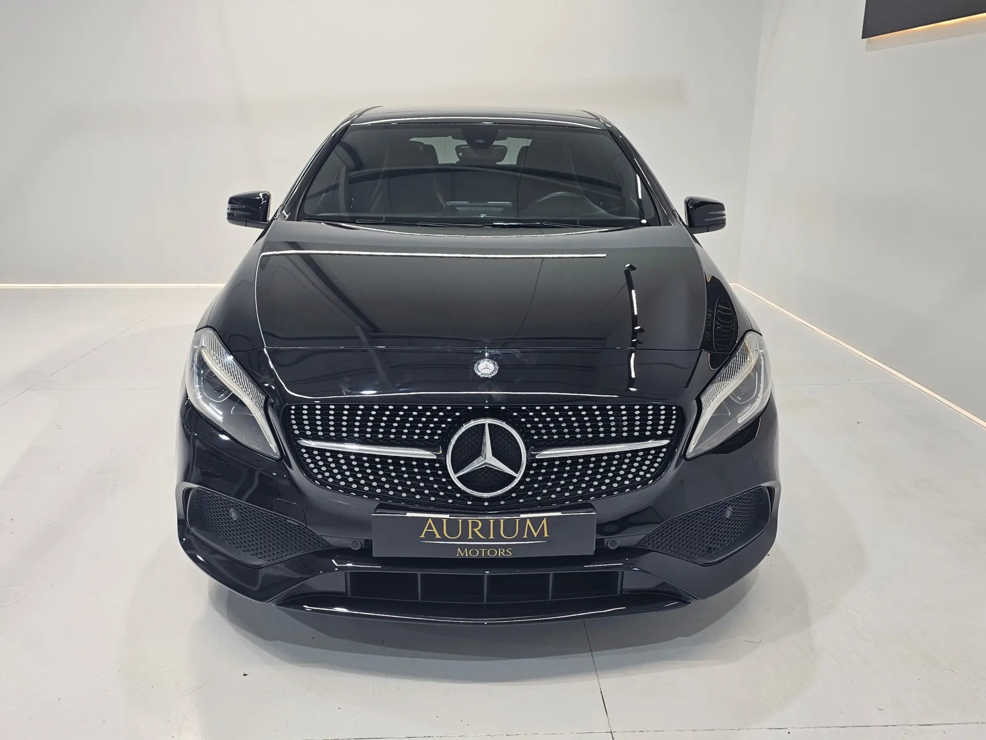 Mercedes-Benz A 180 d 7G-DCT AMG Line 4