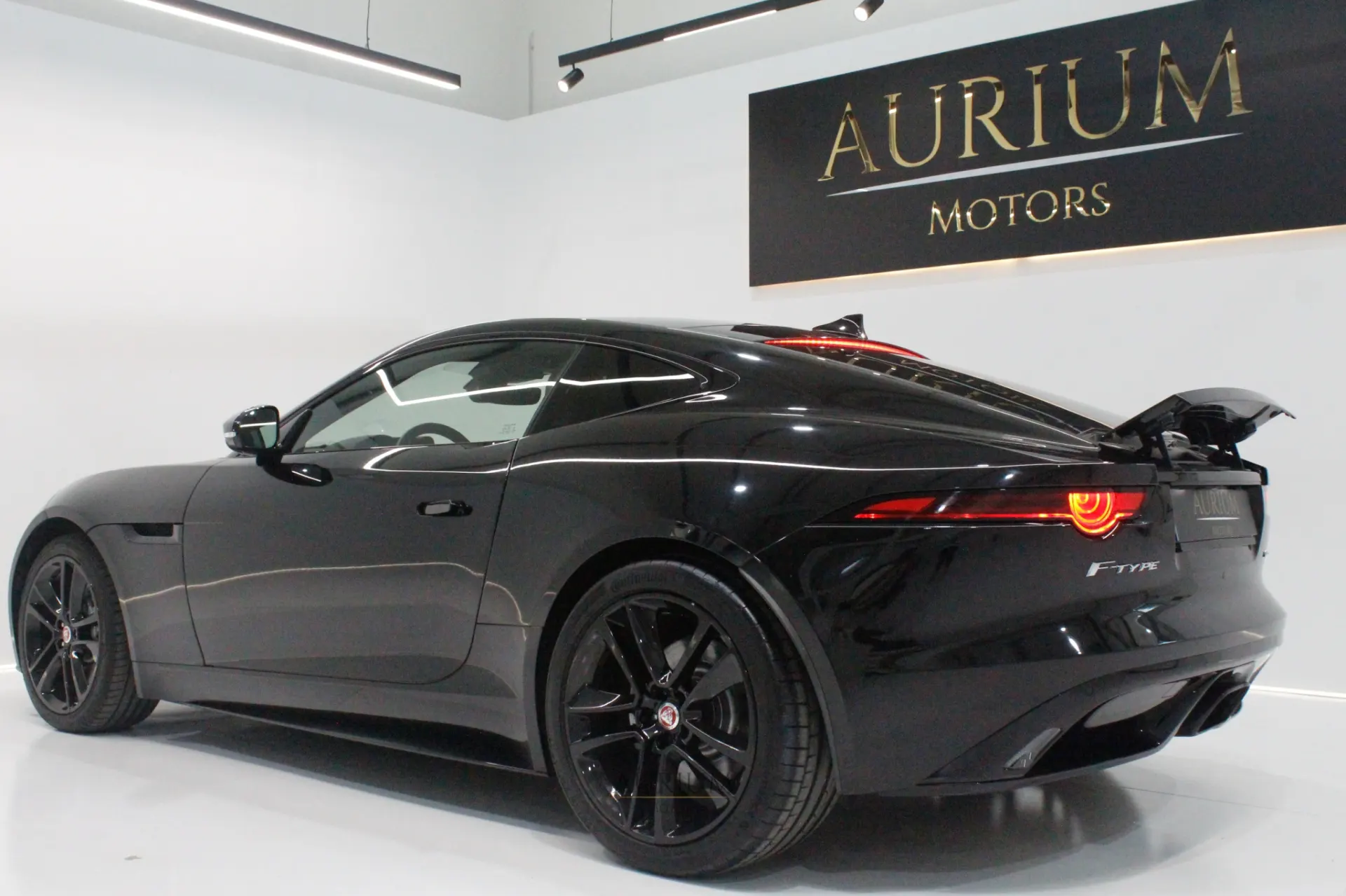 Jaguar F-Type 2.0 i4 R-Dynamic 3