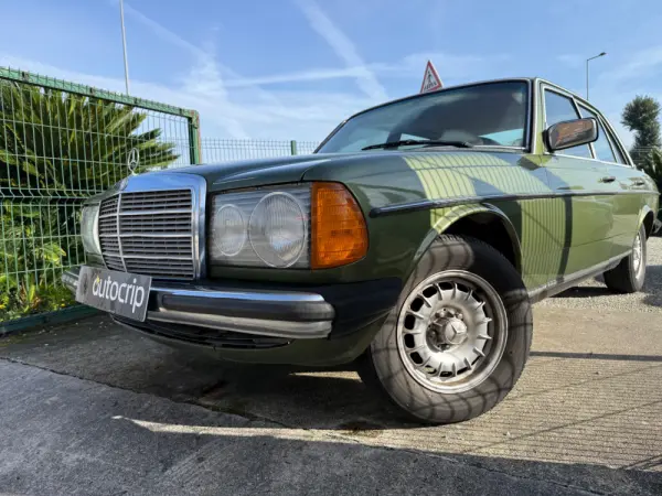 Mercedes-Benz 300 D 4
