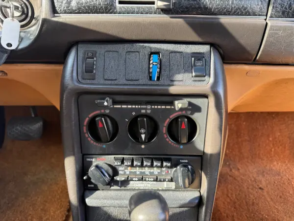 Mercedes-Benz 300 D 13