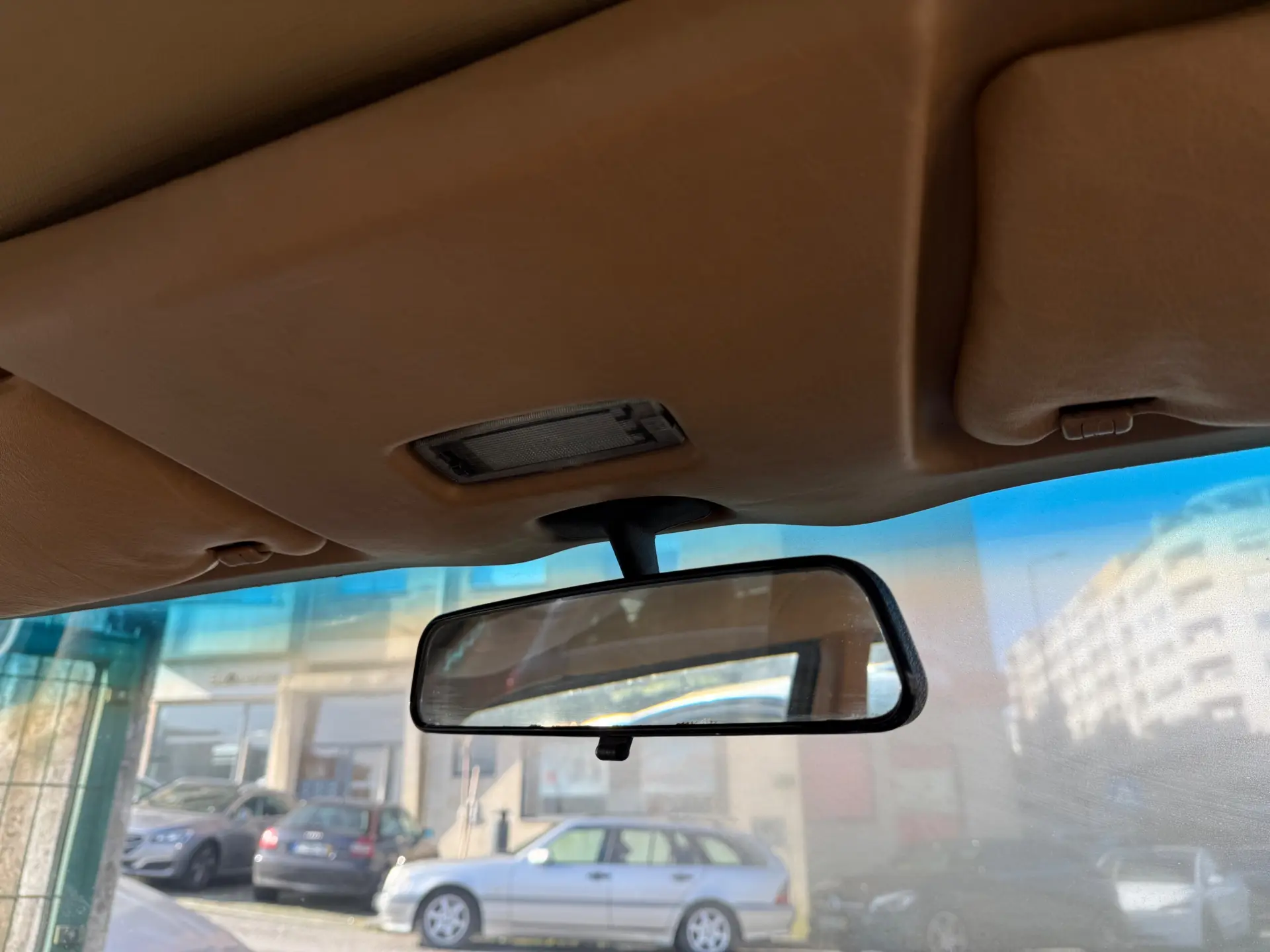 Mercedes-Benz 300 D 17