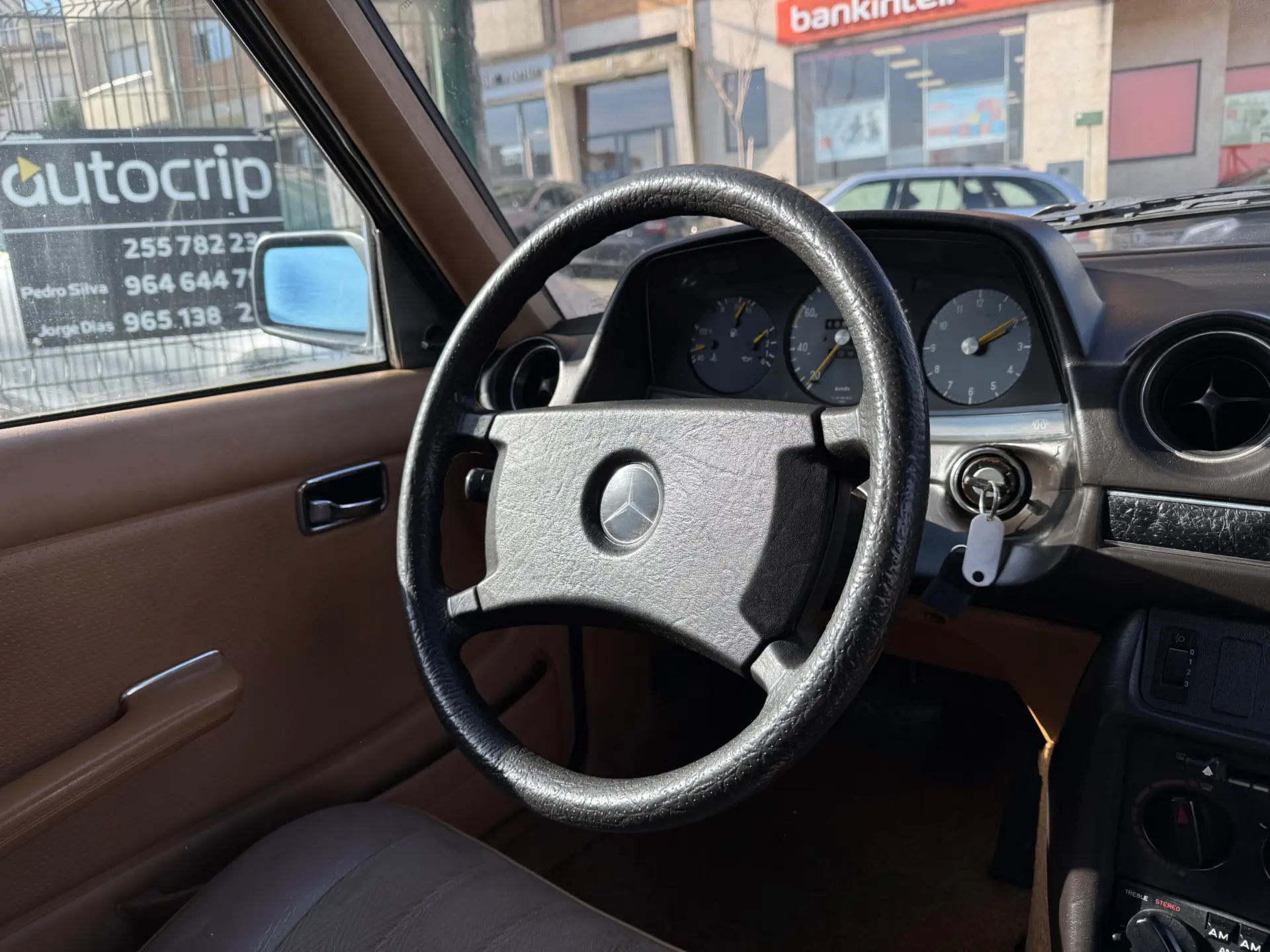 Mercedes-Benz 300 D 9