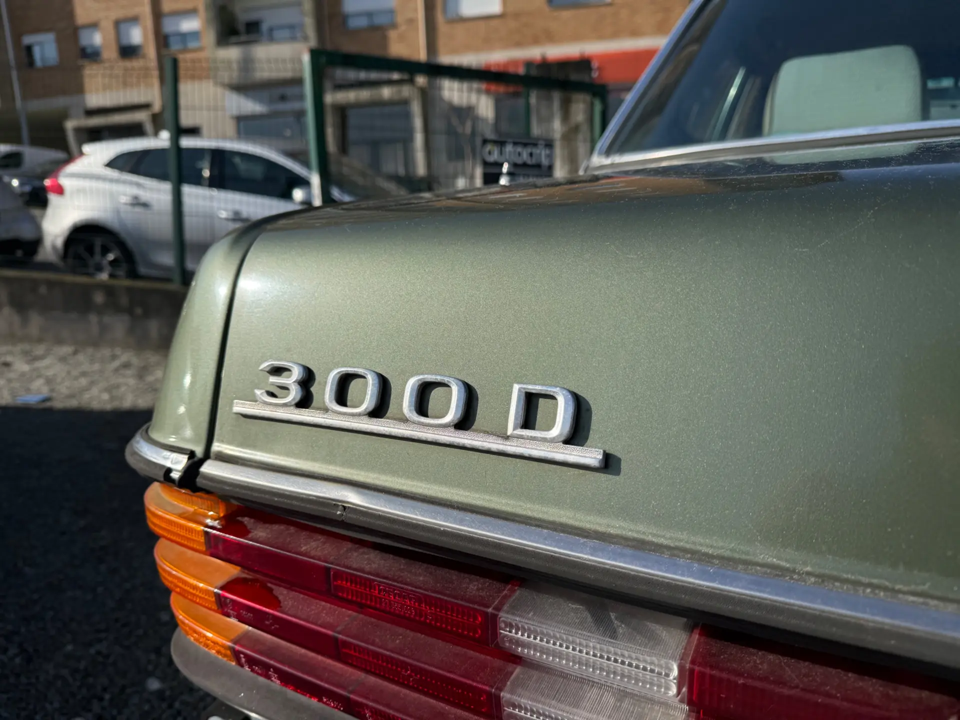 Mercedes-Benz 300 D 32