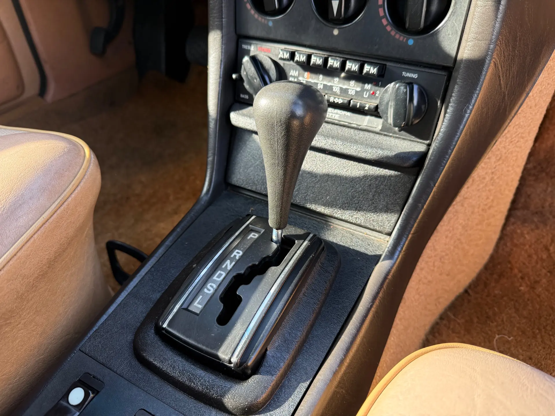 Mercedes-Benz 300 D 14