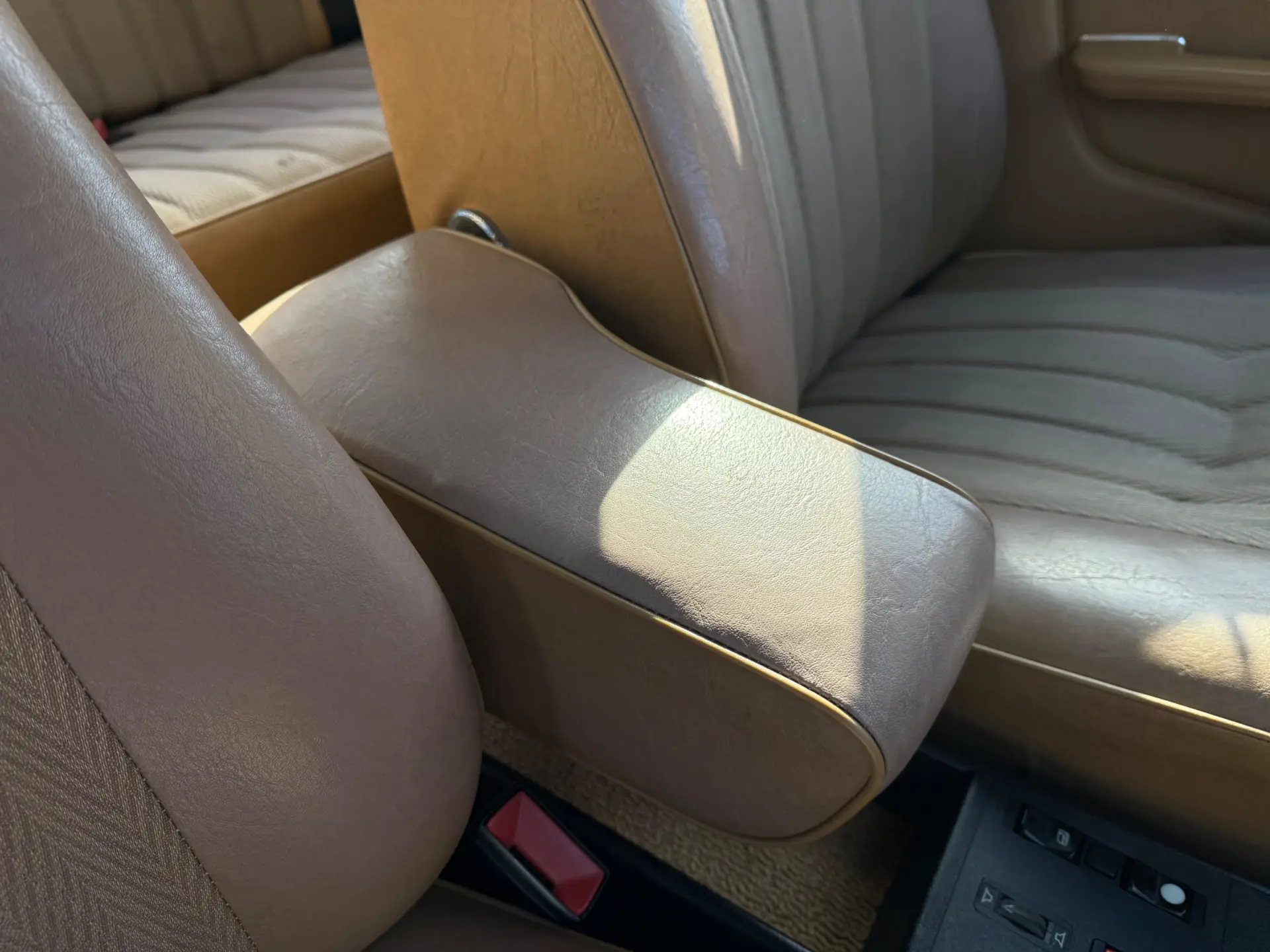 Mercedes-Benz 300 D 25