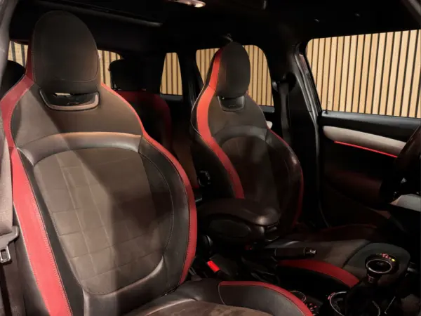 MINI 5 Portas Cooper SD Auto 9