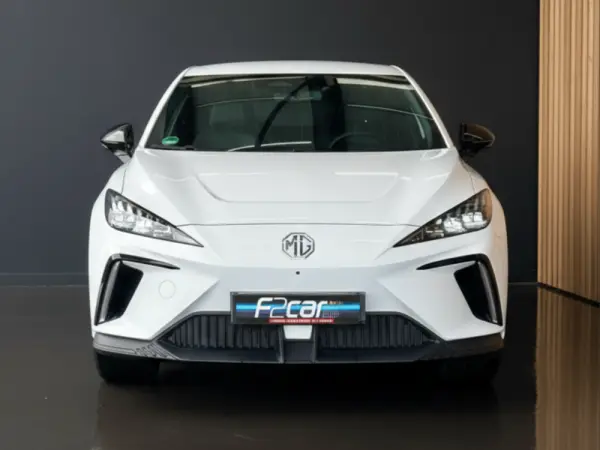 MG MG4 64 kWh Luxury 2