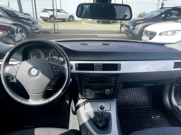 BMW 320 i Edition Exclusive 12