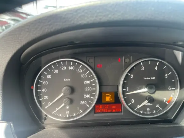 BMW 320 i Edition Exclusive 13