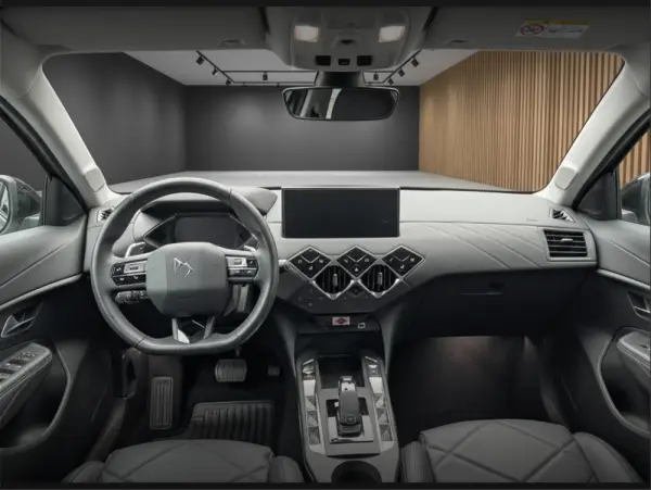 DS DS3 Crossback E-Tense Performance Line 4