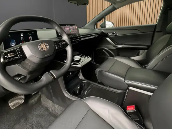MG MG4 64 kWh Luxury 3