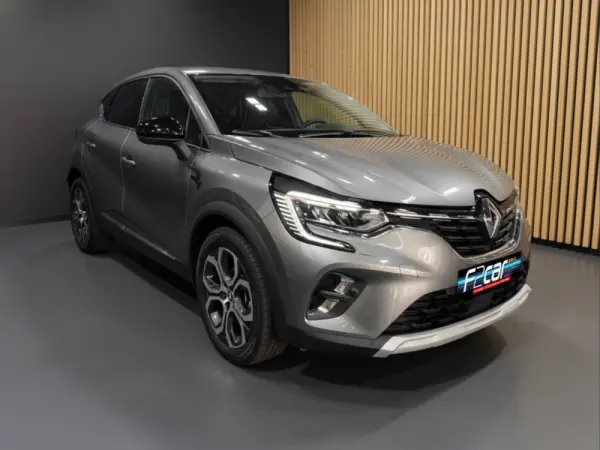 Renault Captur E-TECH 160 E-Tech engineered 3