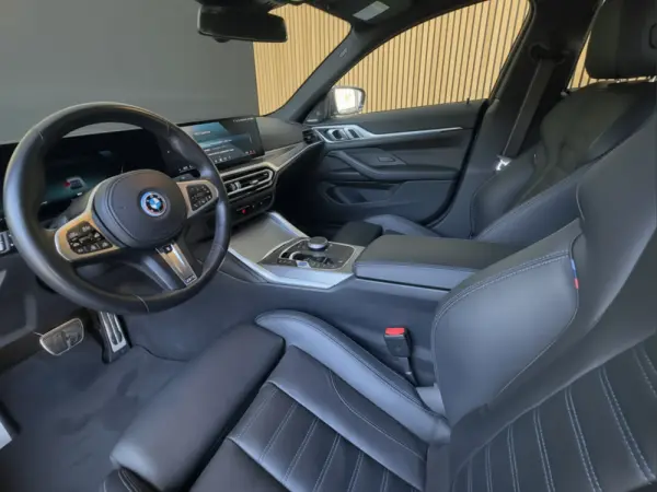 BMW i4 eDrive40 Pack Desportivo M 5