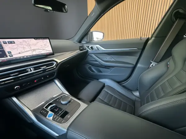 BMW i4 eDrive40 Pack Desportivo M 8