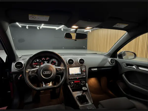 Audi A3 Cabrio 2.0 TDi S-line 12