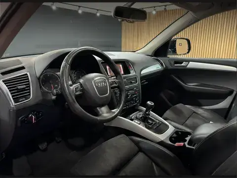 Audi Q5 2.0 TDi Sport 9