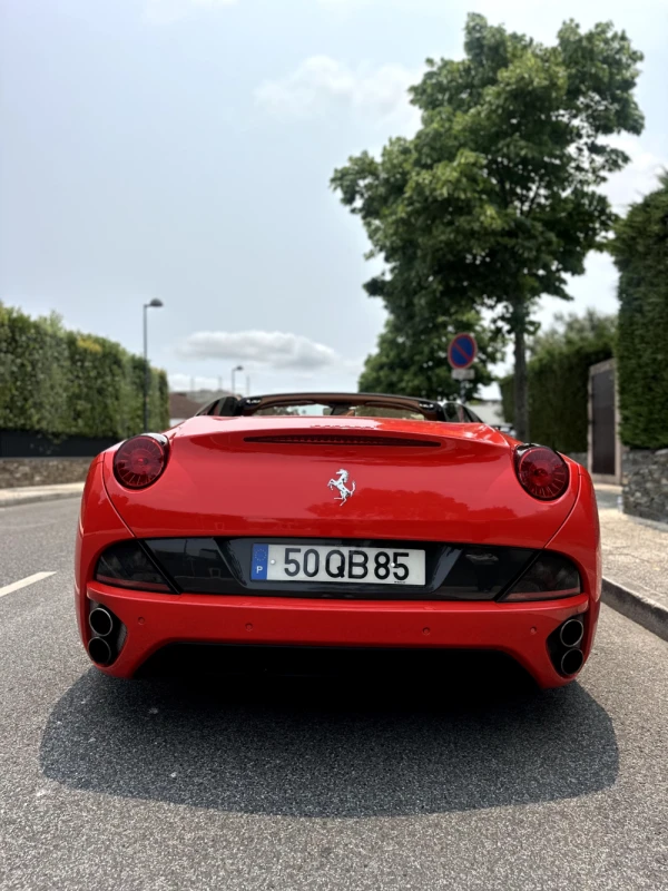 Ferrari California 10