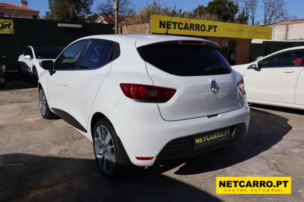 Renault Clio Outro 5