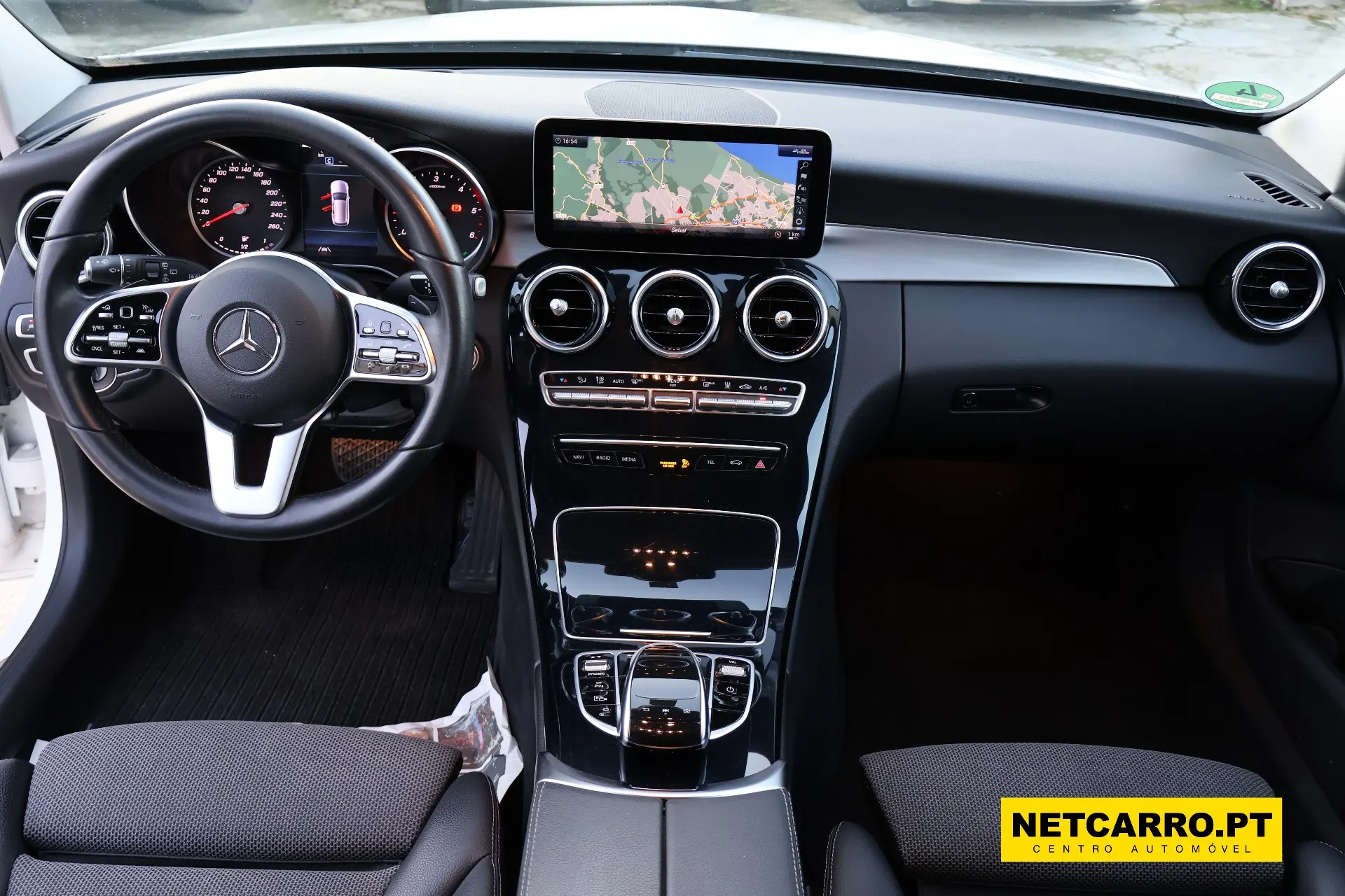 Mercedes-Benz C 300 AMG line 9