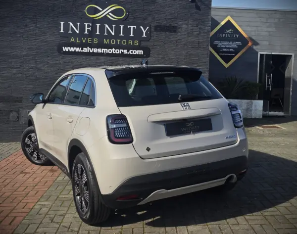 Fiat 600 1.2 Hybrid Sport 6