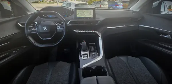 Peugeot 3008 1.6 HYBRID EAT8 ALLURE 12