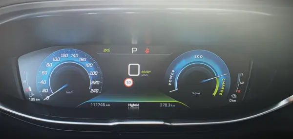 Peugeot 3008 1.6 HYBRID EAT8 ALLURE 22