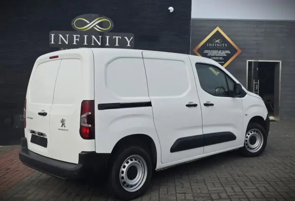 Peugeot Partner 1.5 BlueHDi Pro Standard 7