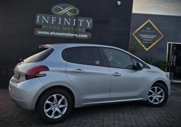 Peugeot 208 1.2 PureTech Active 8