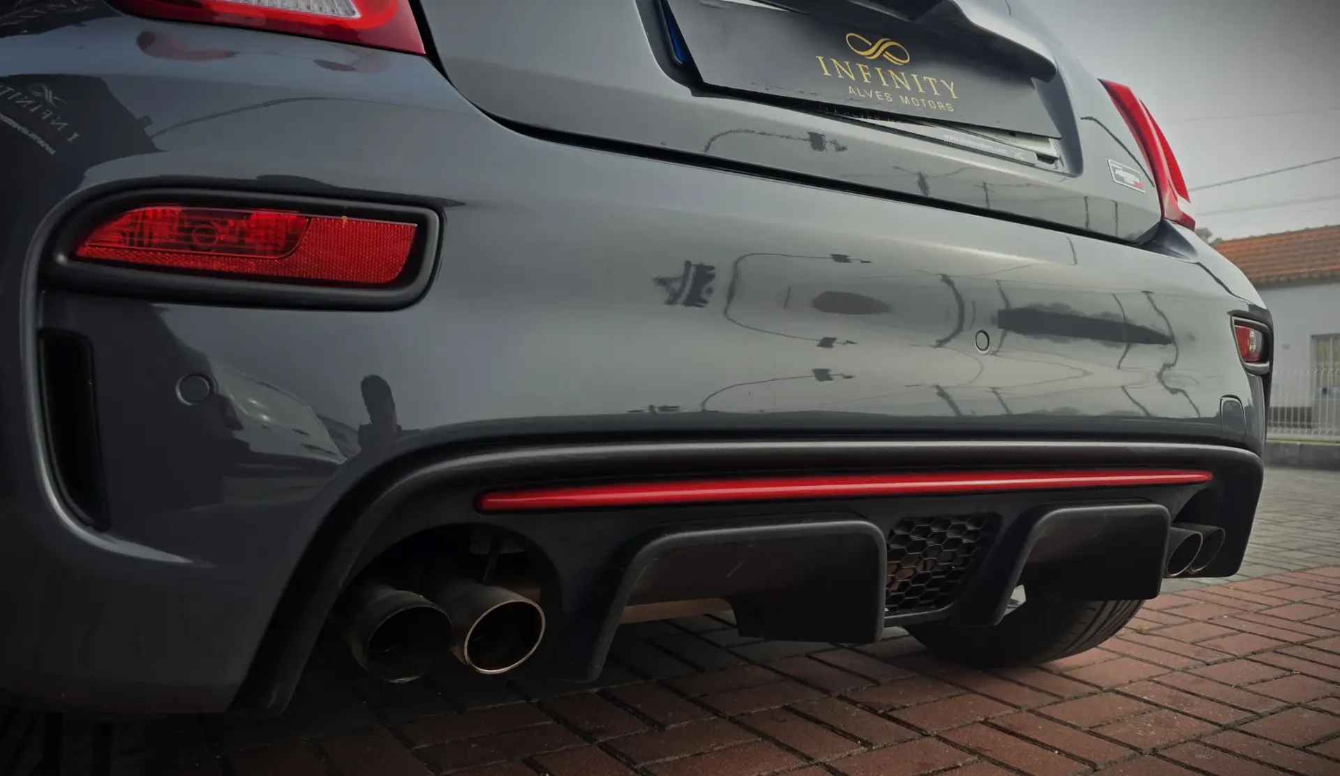 Abarth 595C 1.4 T-Jet 10