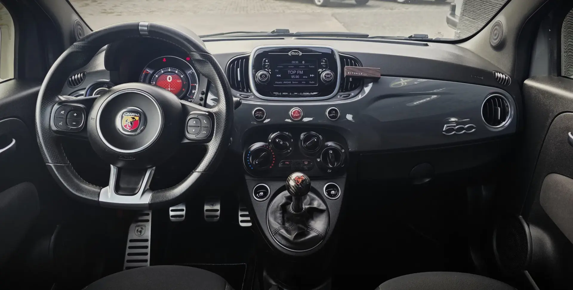 Abarth 595C 1.4 T-Jet 15