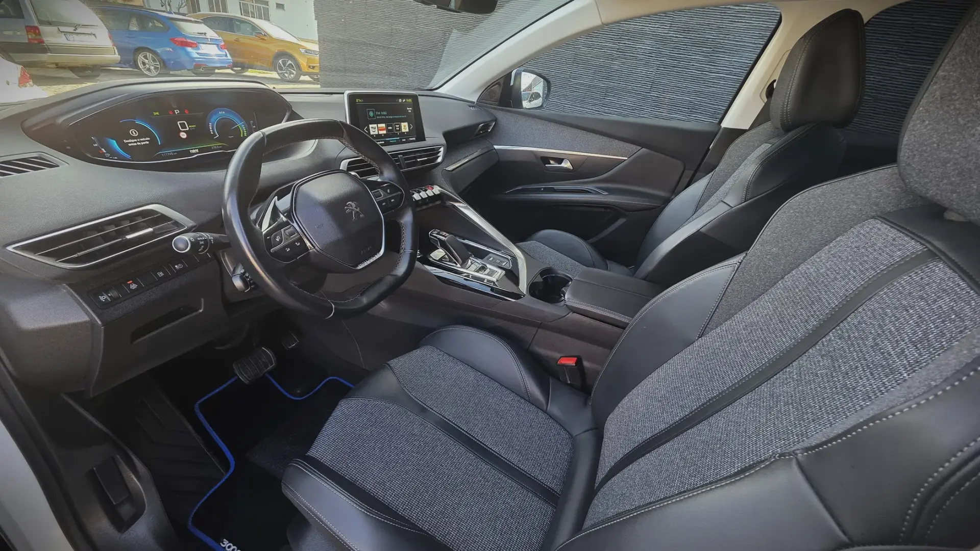 Peugeot 3008 1.6 HYBRID EAT8 ALLURE 15