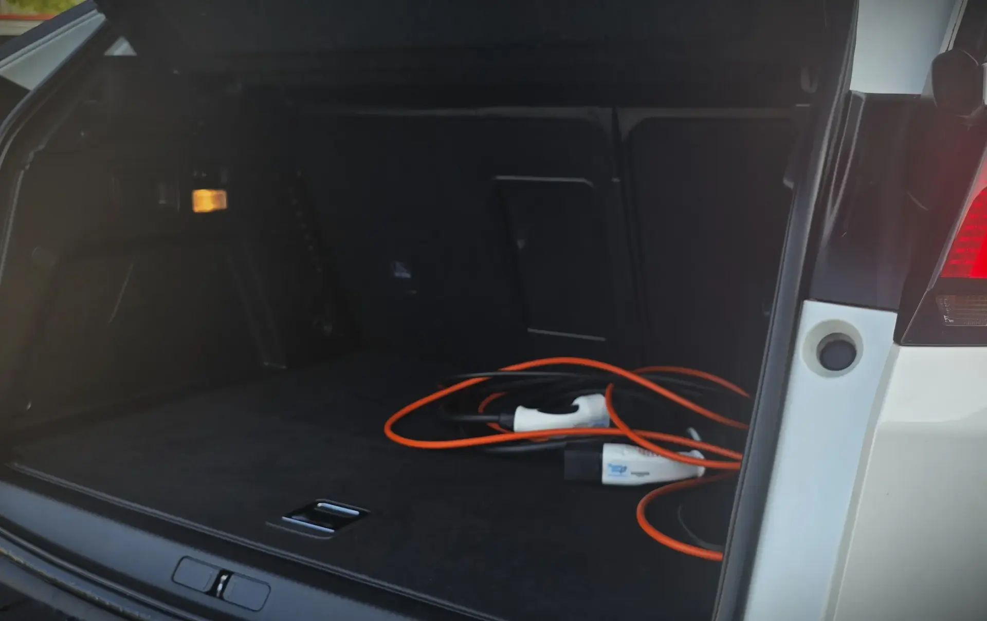 Peugeot 3008 1.6 HYBRID EAT8 ALLURE 30