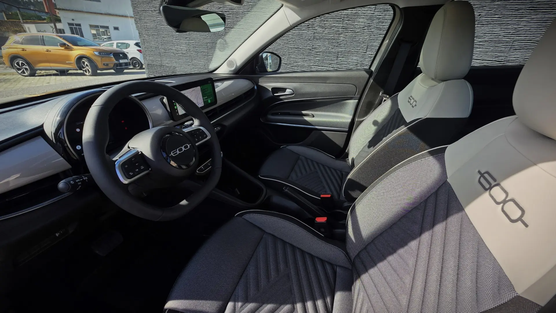 Fiat 600 1.2 Hybrid Sport 16