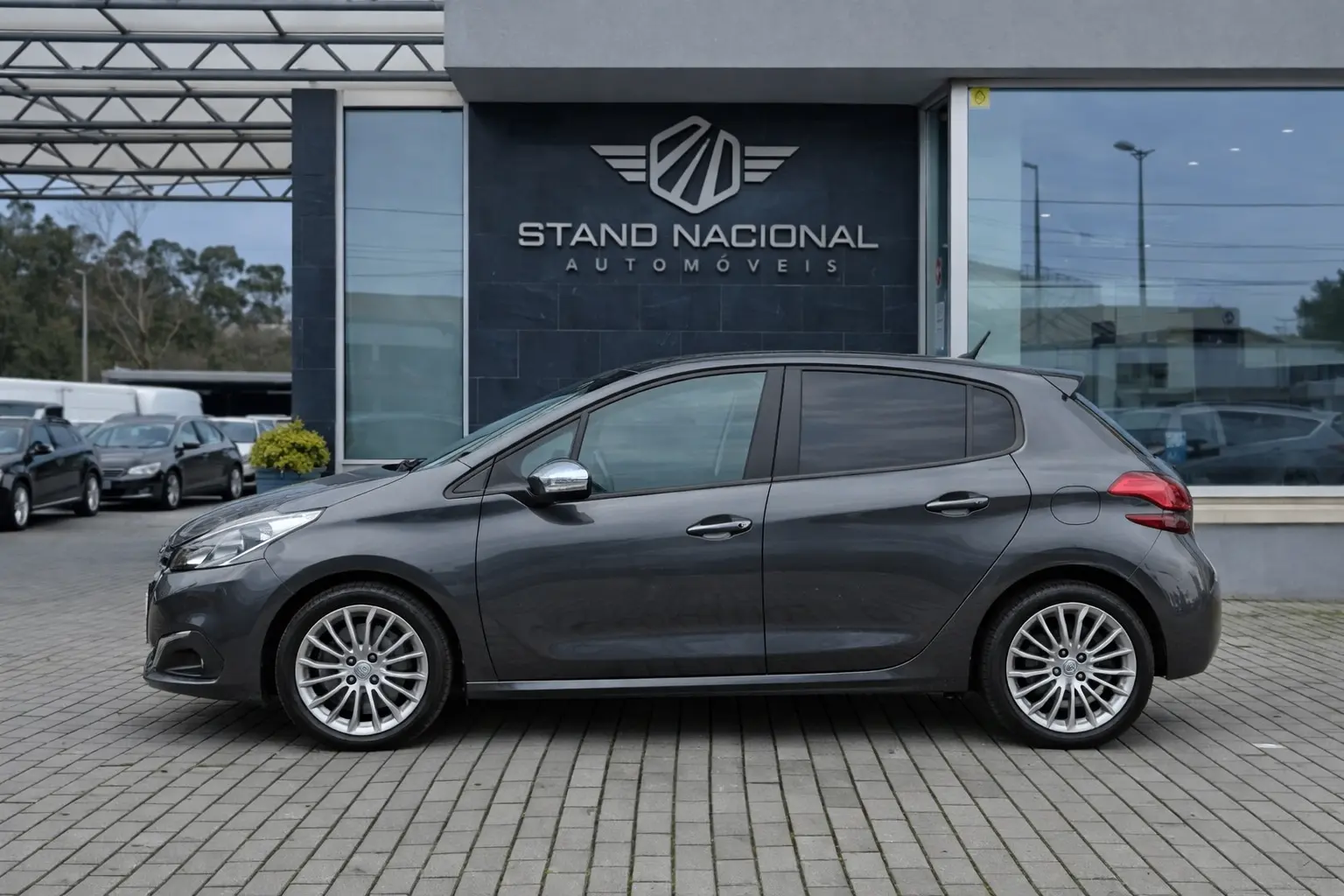 Peugeot 208 1.2 PureTech Style 4