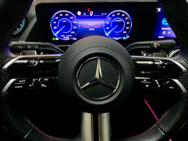 Mercedes-Benz EQA 250+ AMG Line 16