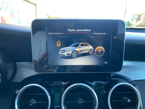 Mercedes-Benz GLC 220 d 4Matic 9G-TRONIC Exclusive 37